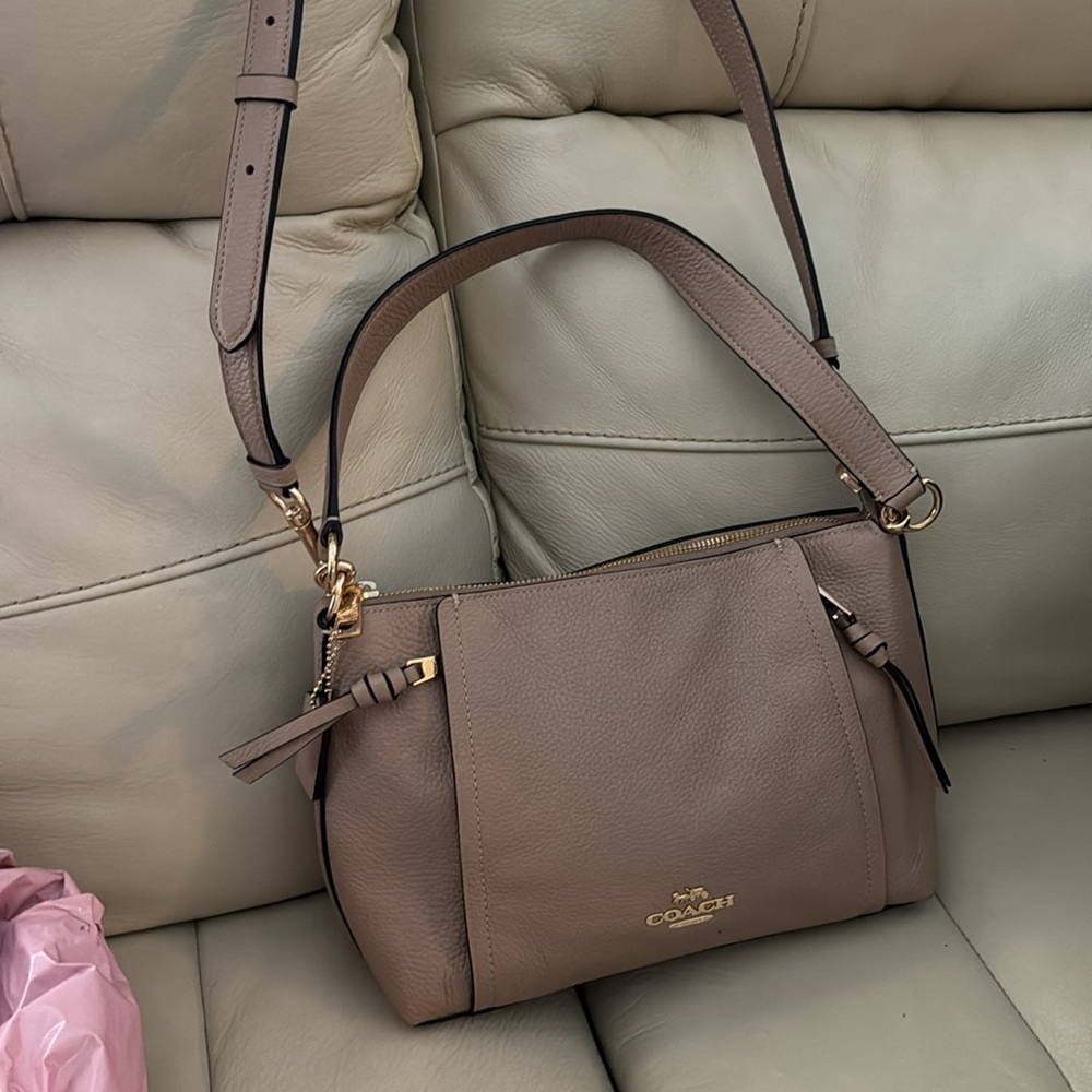 Coach Handbag - Picture 3 of 6